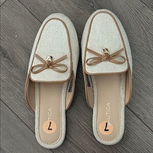 Nautica Cream & Tan Bow Slip-On Mules